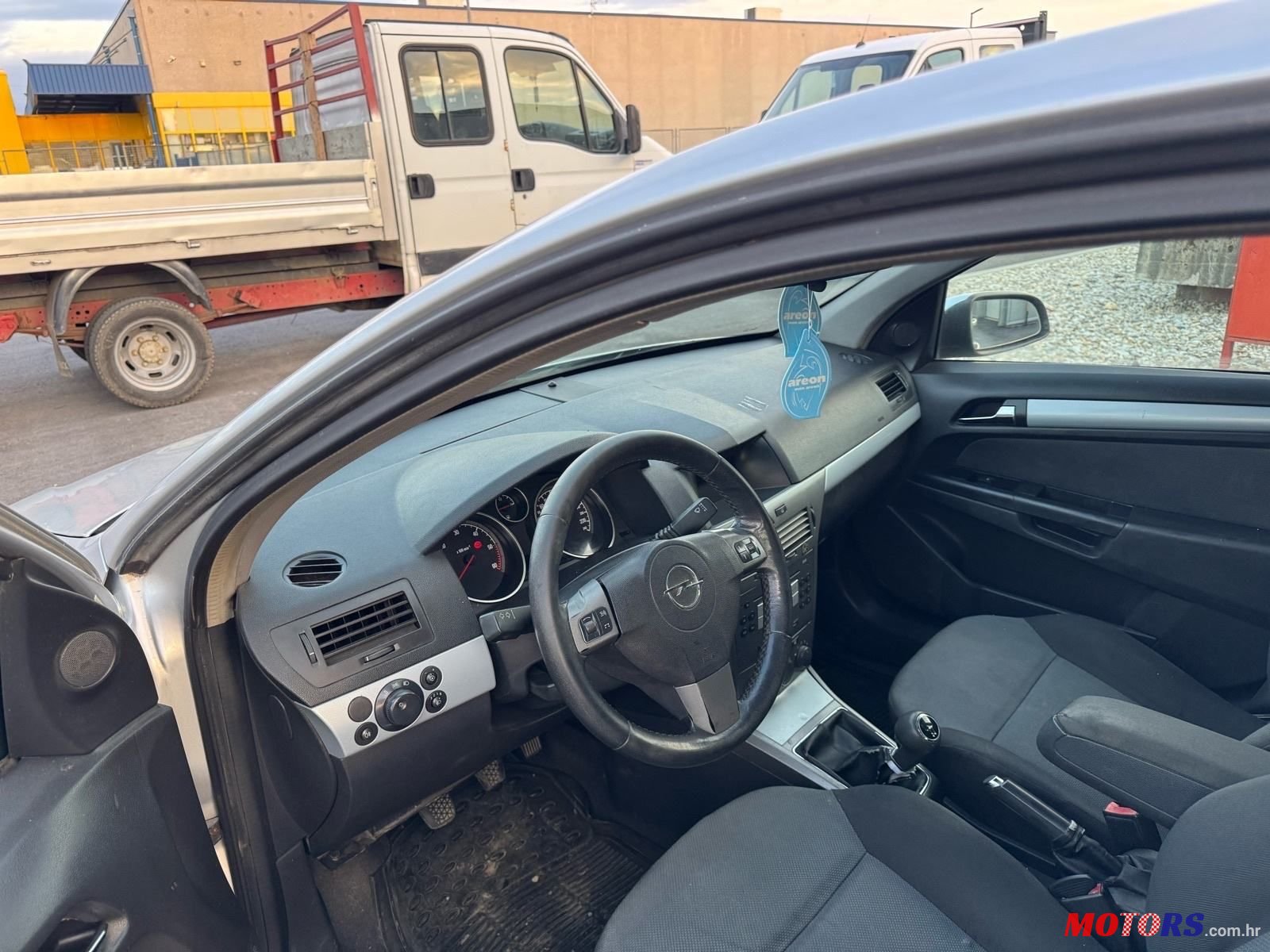 2004' Opel Astra 1,7 Cdti photo #5