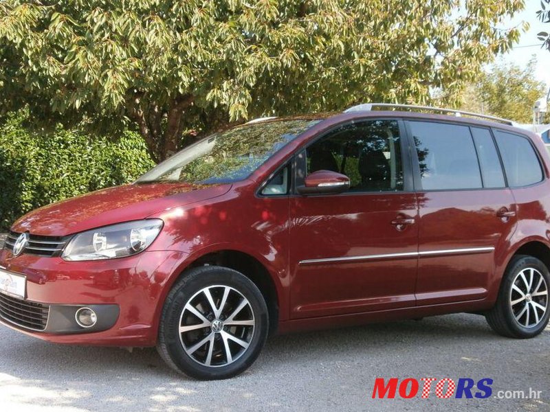 2011' Volkswagen Touran 1,6 TDI photo #1