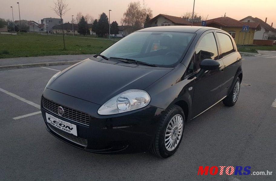 2009' Fiat Grande Punto 1,2 8V photo #1
