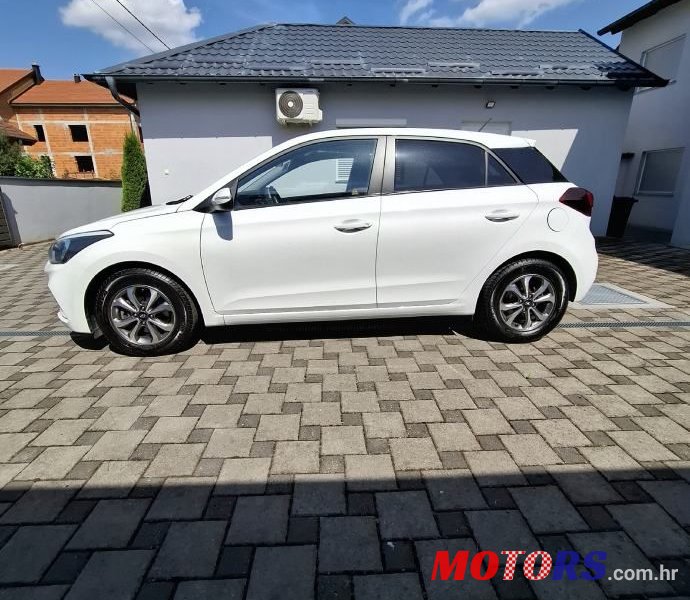 2019' Hyundai i20 1,0 T-Gdi photo #2