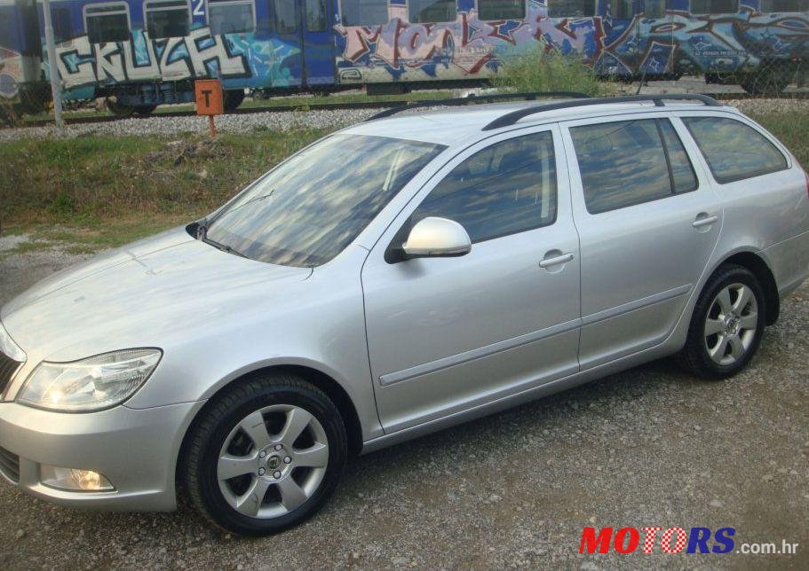 2010' Skoda Octavia Combi photo #1