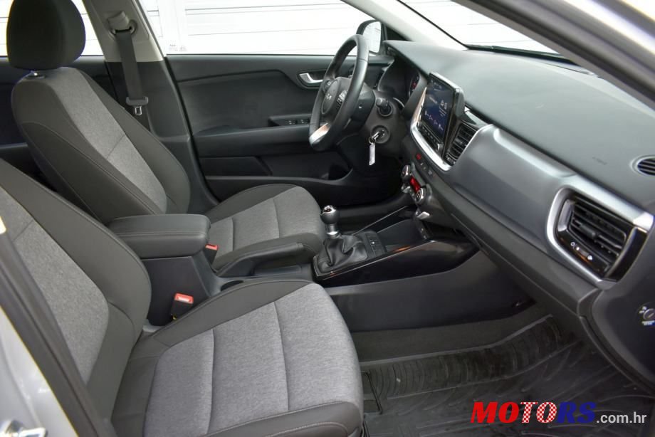 2022' Kia Stonic 1.2 Lx Urban photo #5