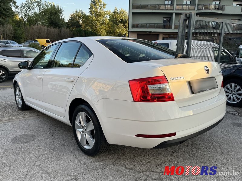 2020' Skoda Octavia 1.6 Tdi photo #4