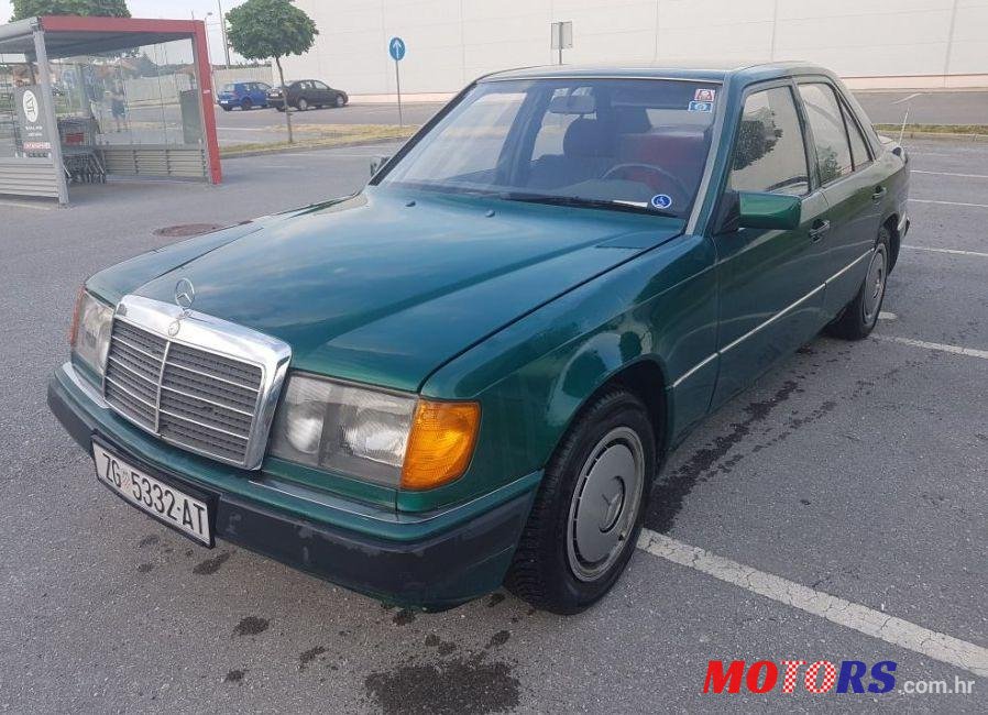1991' Mercedes-Benz 124 200 D photo #1
