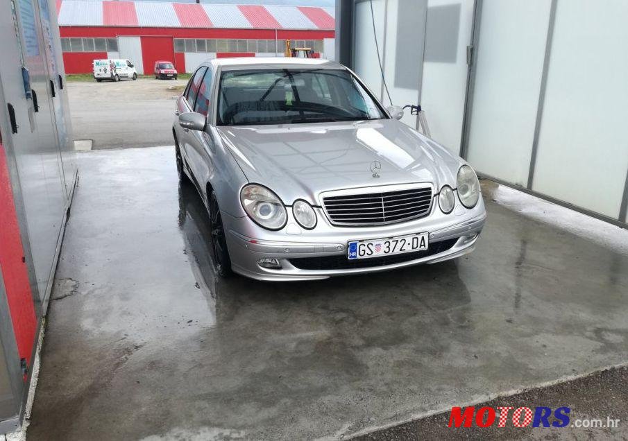 2002' Mercedes-Benz E-Klasa 270 Cdi photo #2