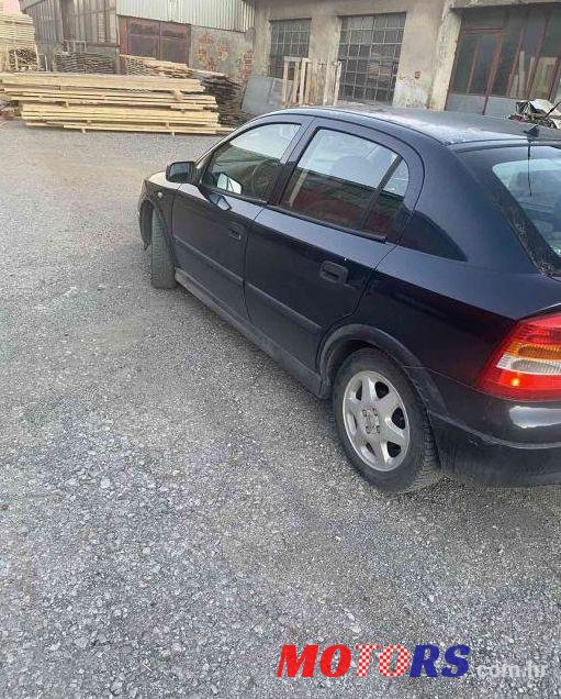 2001' Opel Astra Classic 1.6 16V Comfort photo #1