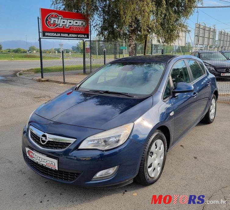 2010' Opel Astra 1,7 Cdti photo #1