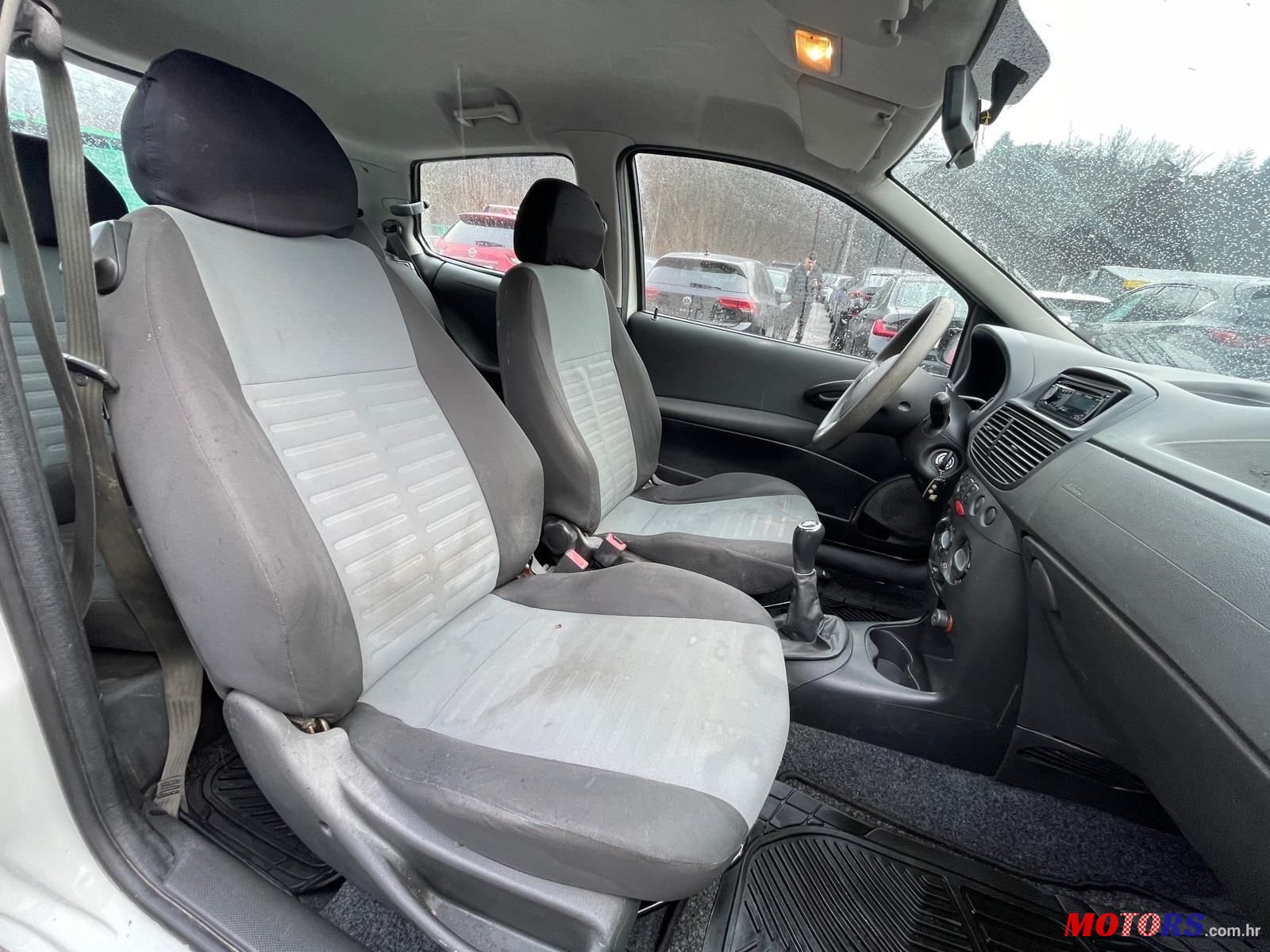 2010' Fiat Punto 1.3 Jtd photo #6
