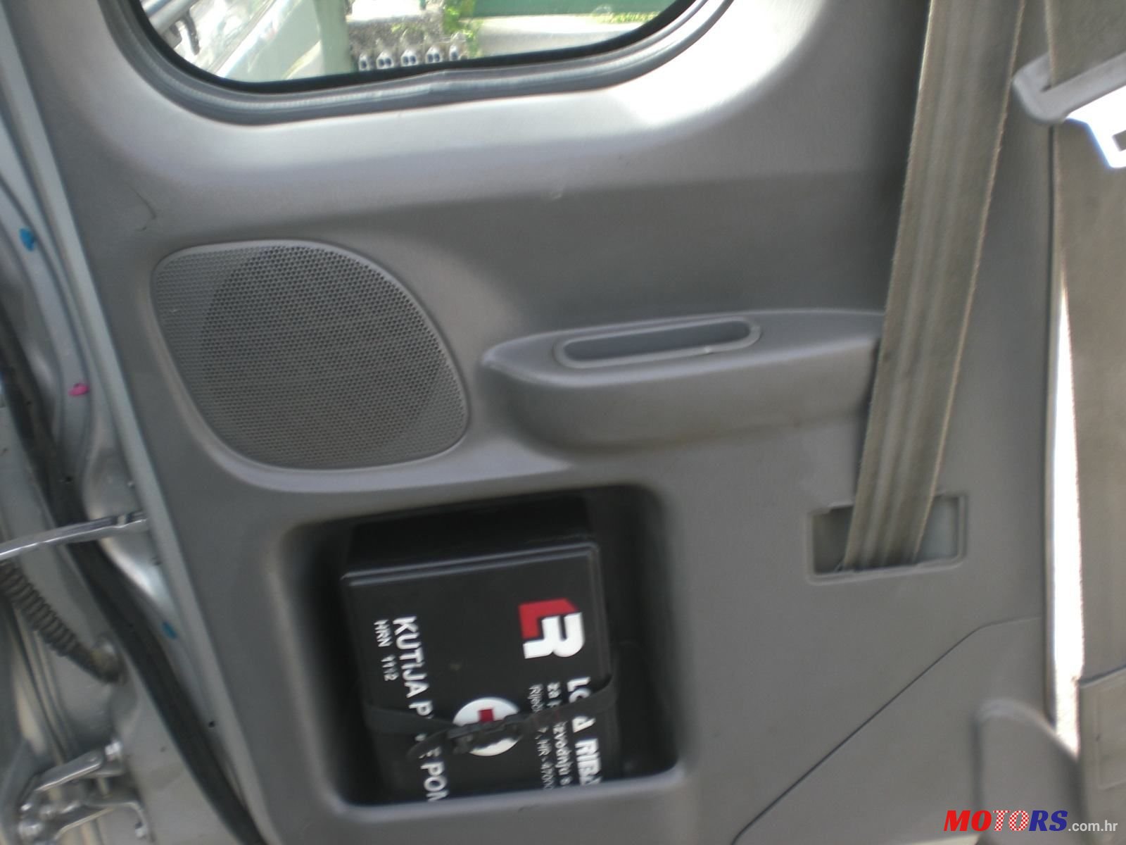 2003' Mazda B-2500 4X4Td photo #5