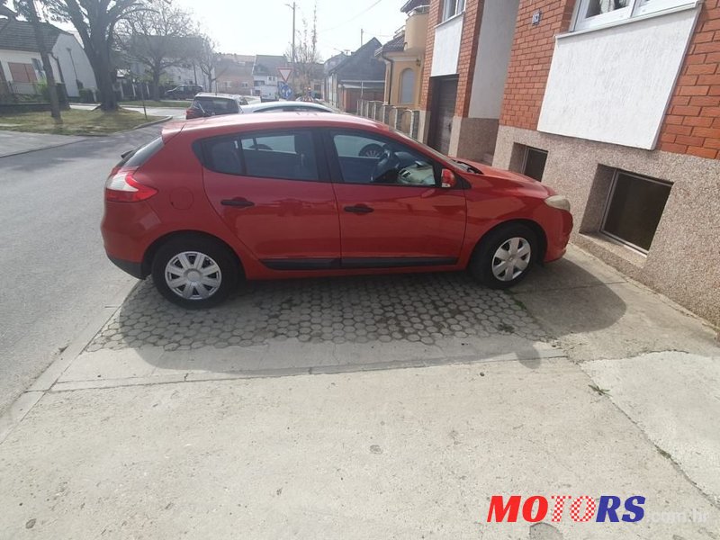 2010' Renault Megane 1,5 Dci photo #2