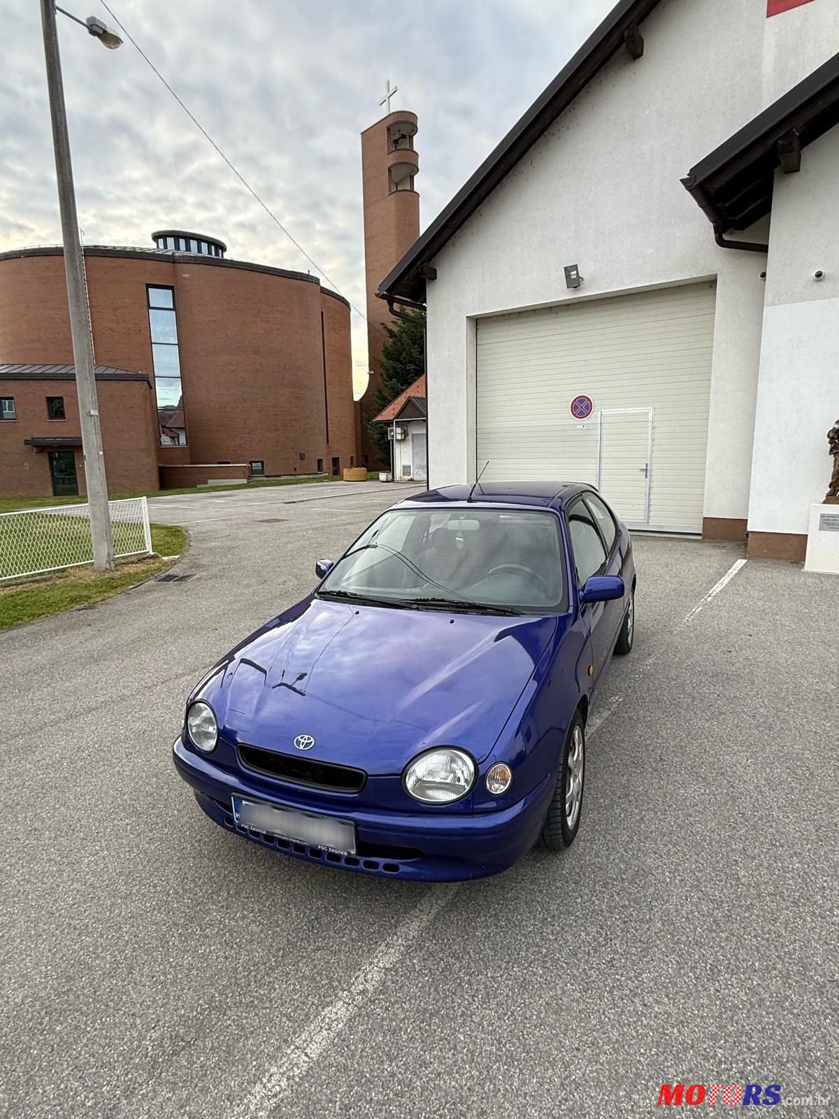 1998' Toyota Corolla 1.3 Benzin photo #1