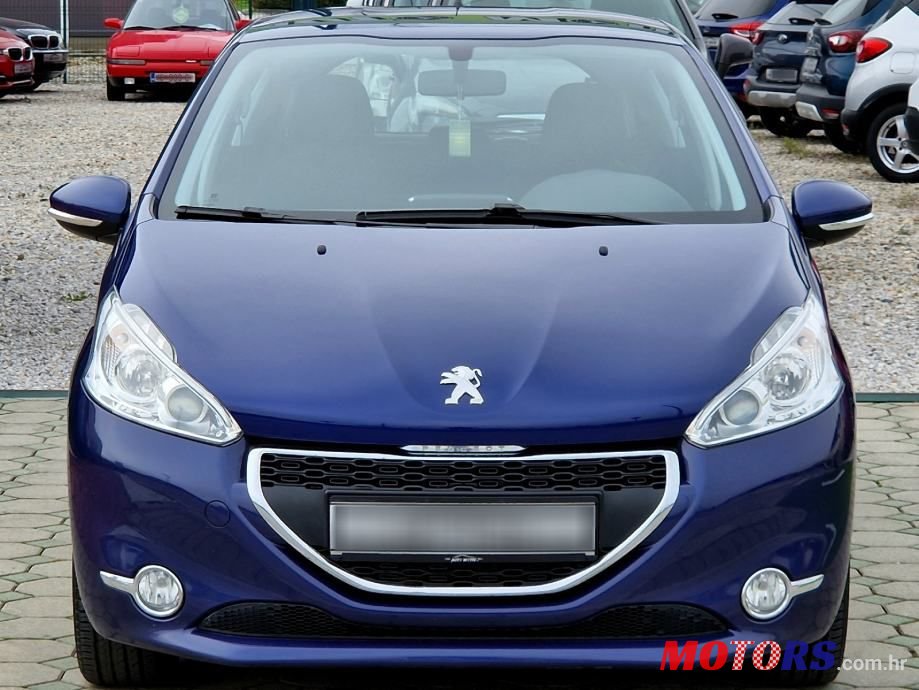 2013' Peugeot 208 1,2 Vti photo #2