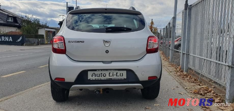 2016' Dacia Sandero photo #3