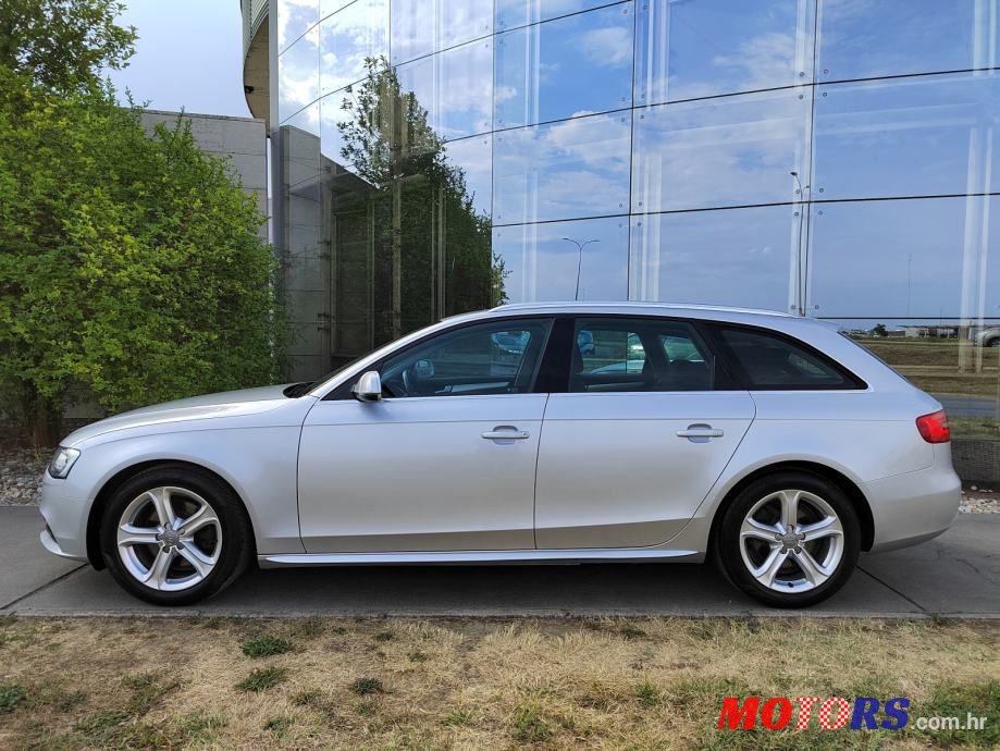 2013' Audi A4 Avant photo #2