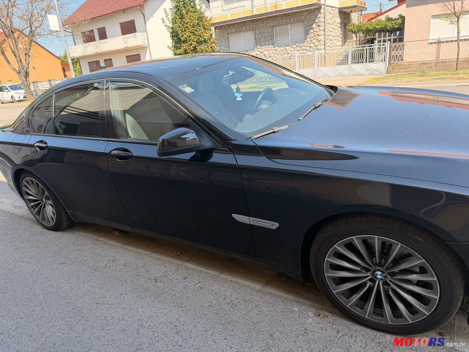 2010' BMW Serija 7 730D photo #3