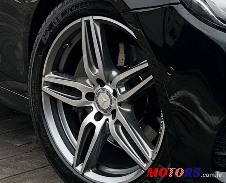 2017' Mercedes-Benz E-Klasa 220 D photo #2