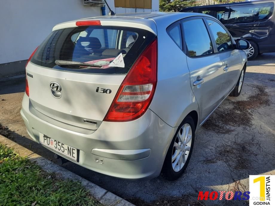 2010' Hyundai i30 photo #3
