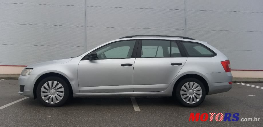 2013' Skoda Octavia Combi photo #6