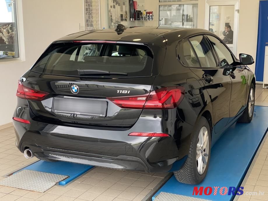 2020' BMW Serija 1 118I photo #6