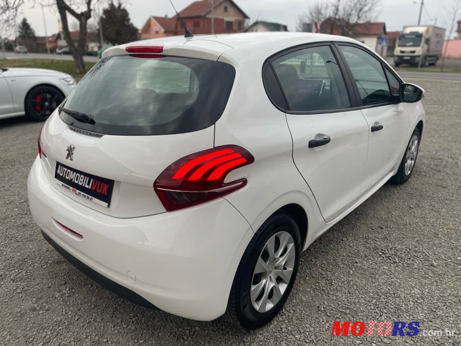 2019' Peugeot 208 photo #6