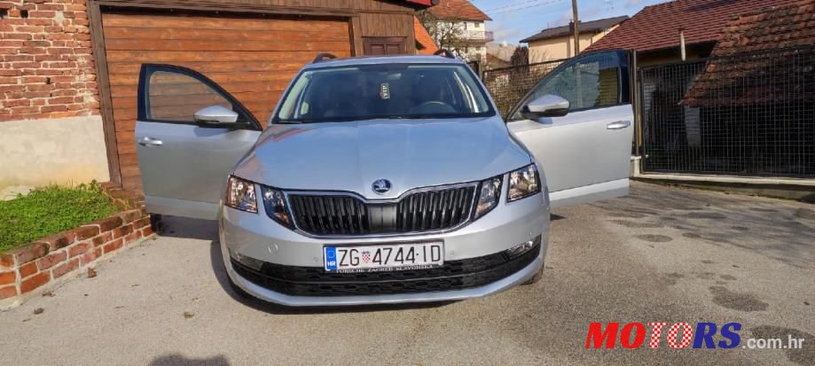 2020' Skoda Octavia Combi photo #2