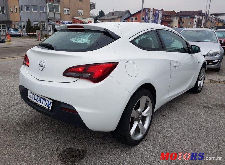 2013' Opel Astra 1,7 Cdti Classic photo #2