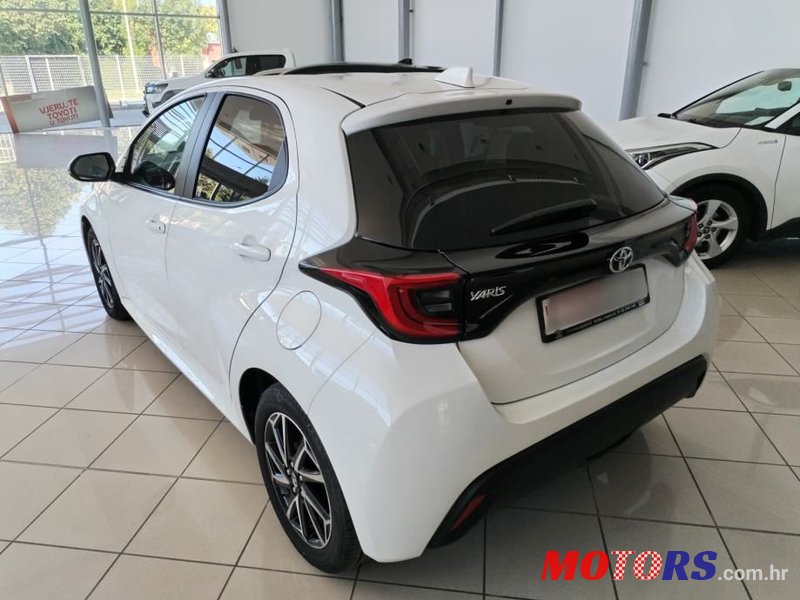 2022' Toyota Yaris 1,5 photo #5