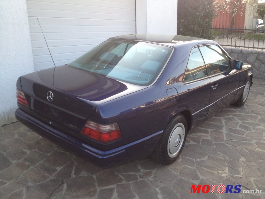 1989' Mercedes-Benz 230E photo #2