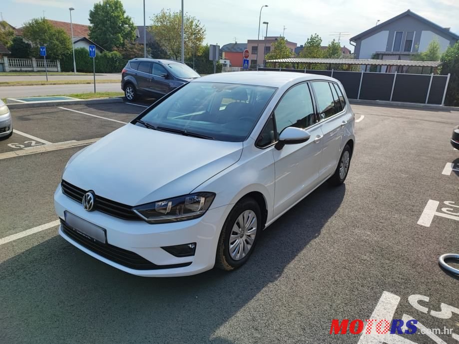 2015' Volkswagen Golf 1.6Tdi photo #5
