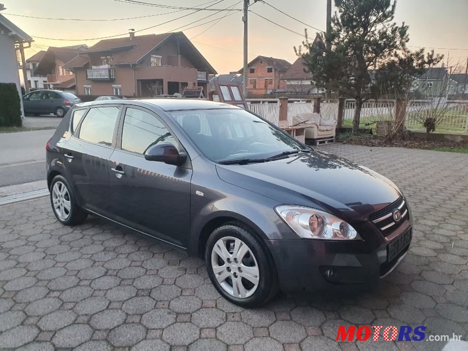 2009' Kia Ceed photo #2