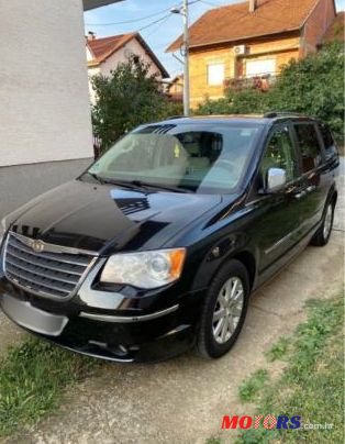 2008' Chrysler Grand Voyager photo #2