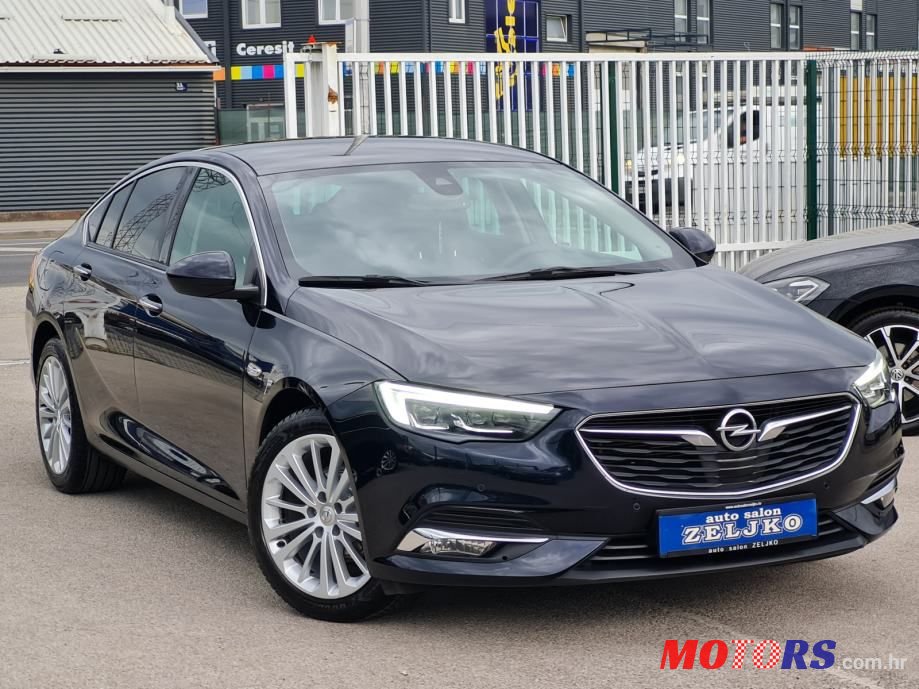 2018' Opel Insignia photo #3