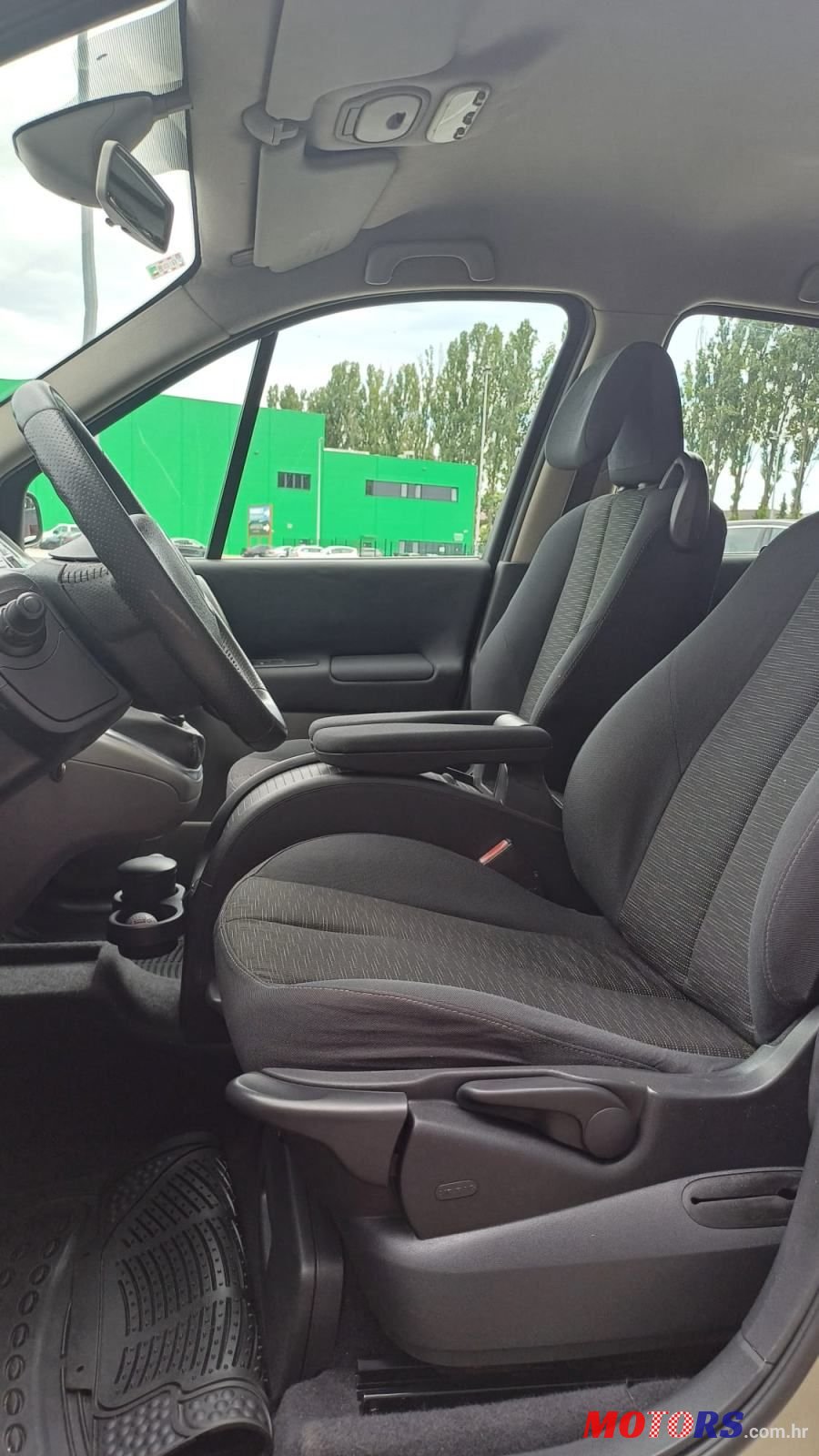 2008' Renault Scenic 1,5 Dci photo #6