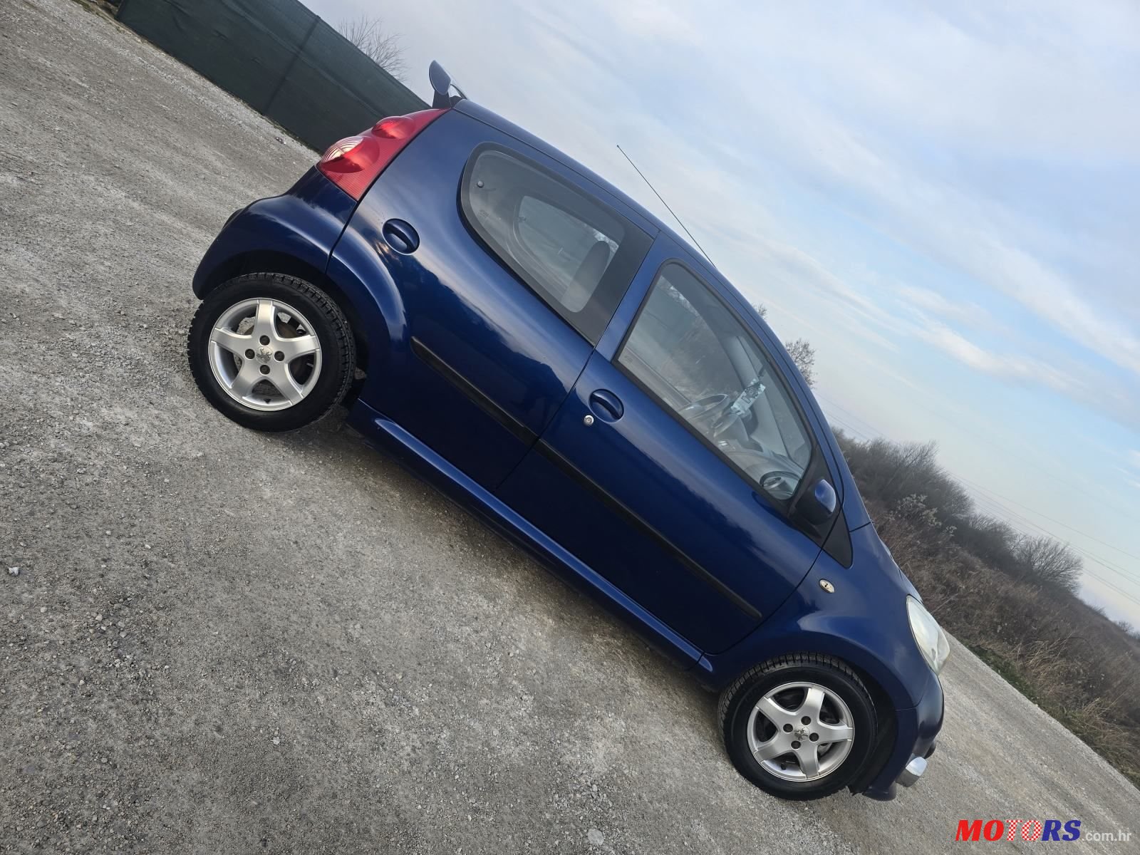 2007' Peugeot 107 1,0 photo #6