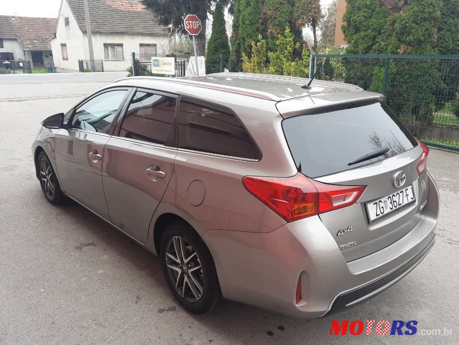 2014' Toyota Auris Karavan photo #3