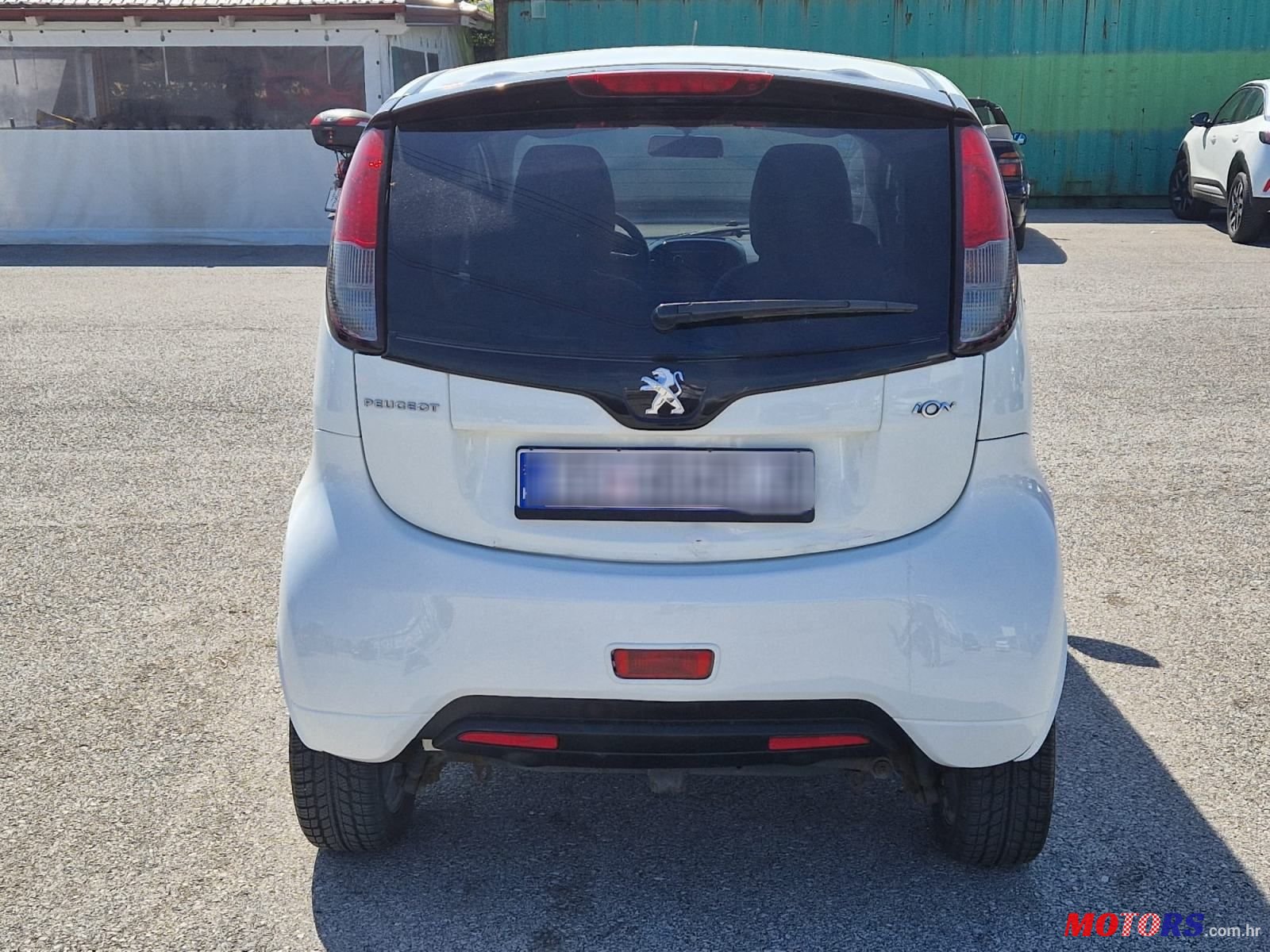 2011' Peugeot iOn Electric photo #6