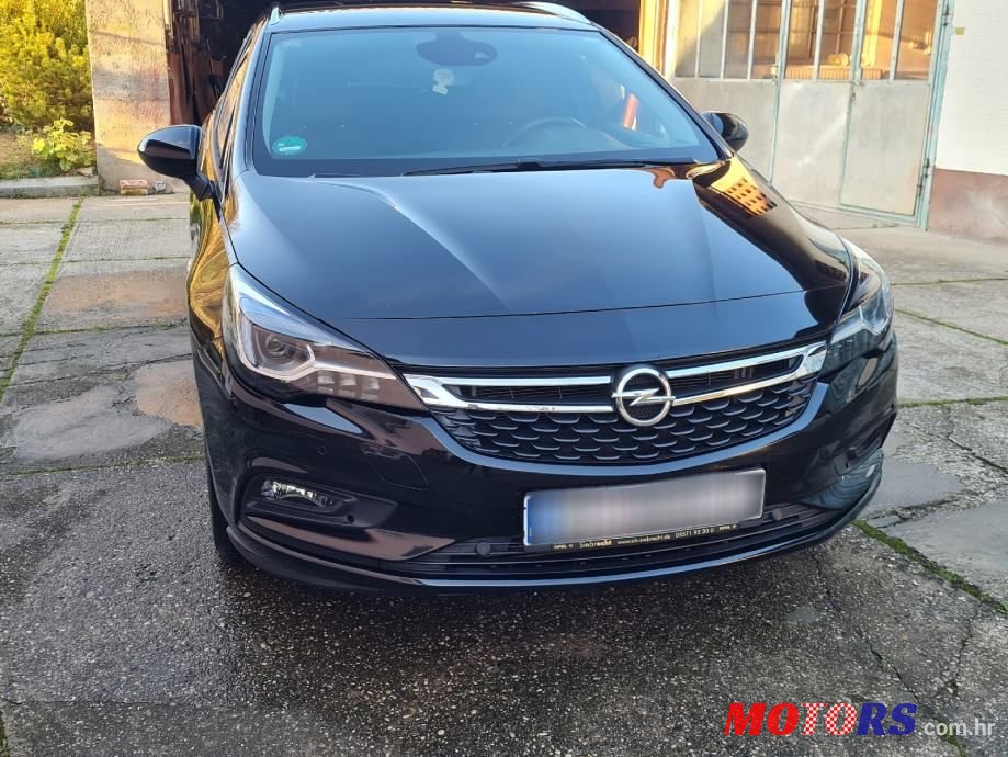 2018' Opel Astra 1.6 Cdti photo #1
