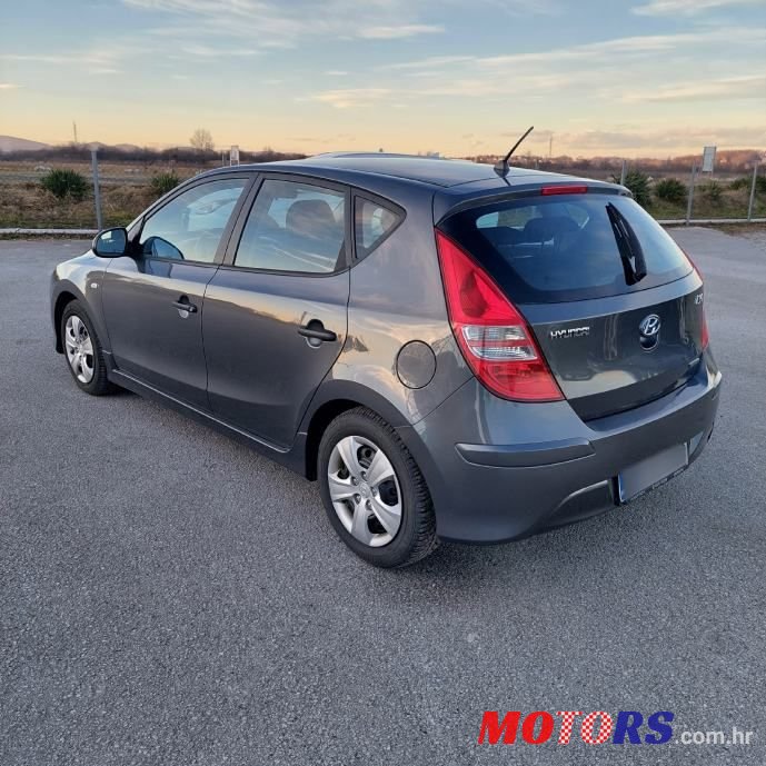 2011' Hyundai i30 1,6 Crdi photo #5