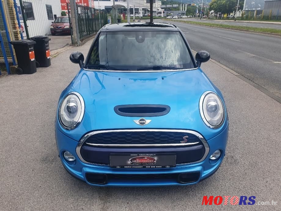 2015' MINI Cooper Cooper S photo #2