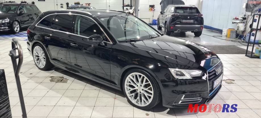 2016' Audi A4 Avant photo #2