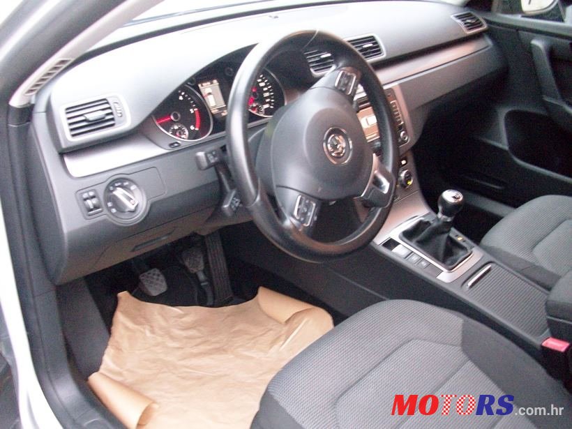 2012' Volkswagen Passat photo #3