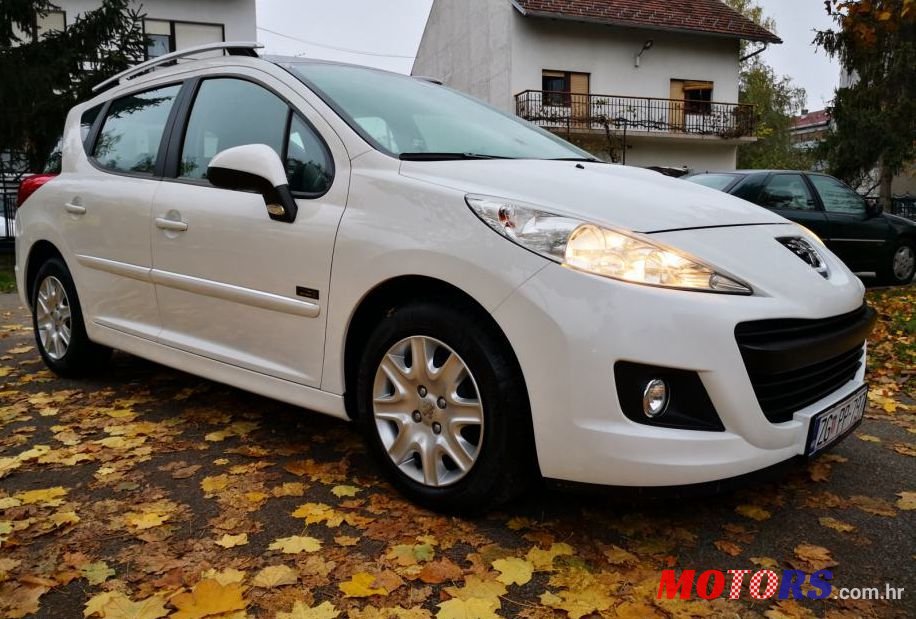2012' Peugeot 207 Sw 1,6 Hdi photo #1