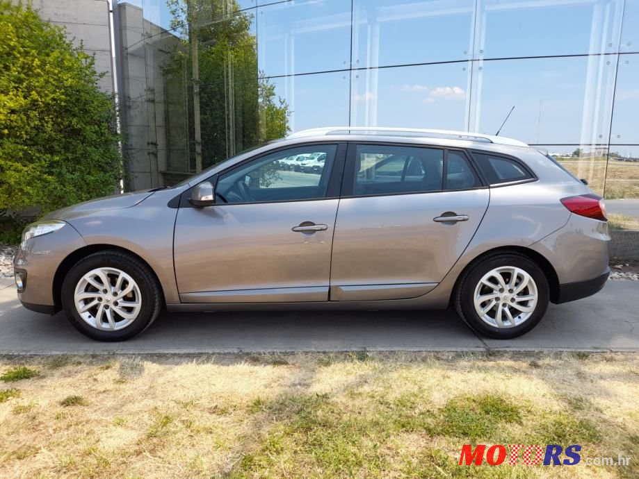 2013' Renault Megane Grandtour Dci photo #2