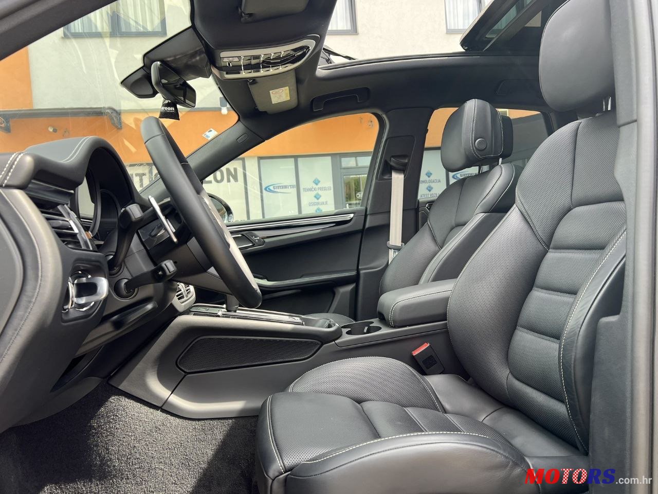 2017' Porsche Macan Porsche Macan S 3.0 photo #4