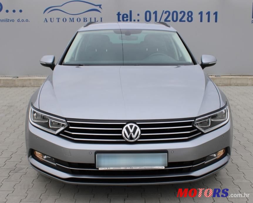 2019' Volkswagen Passat Variant photo #2
