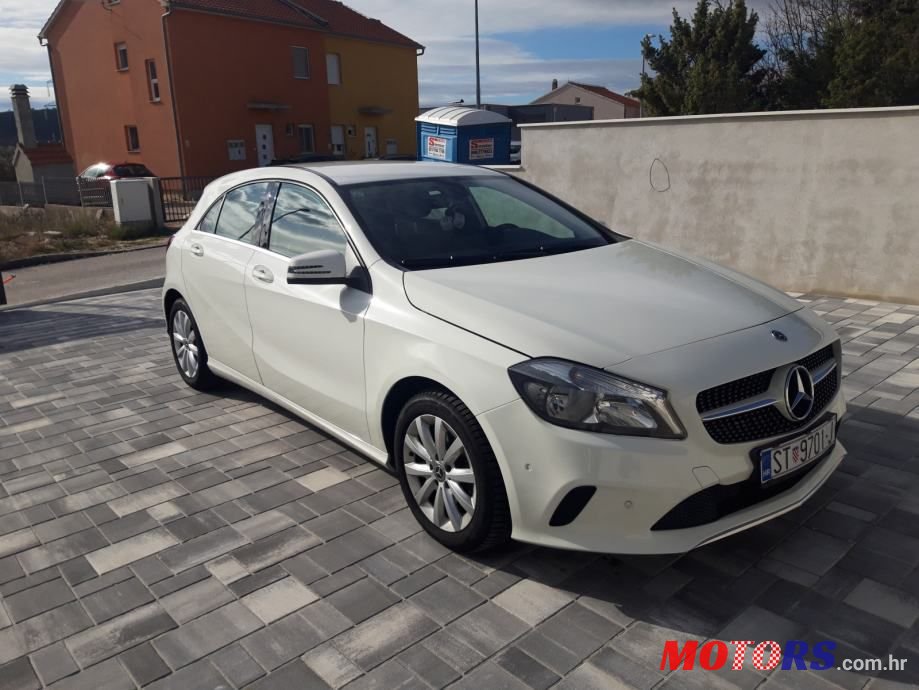 2017' Mercedes-Benz A-Klasa A 180 photo #3
