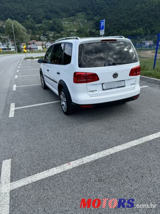 2011' Volkswagen Touran 2,0 Tdi photo #5