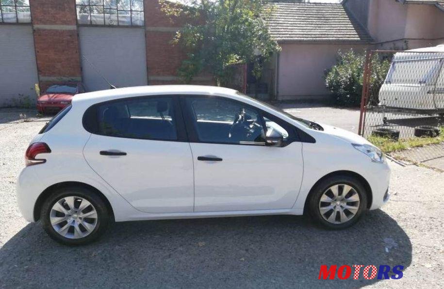 2015' Peugeot 208 1,6 E-Hdi photo #1