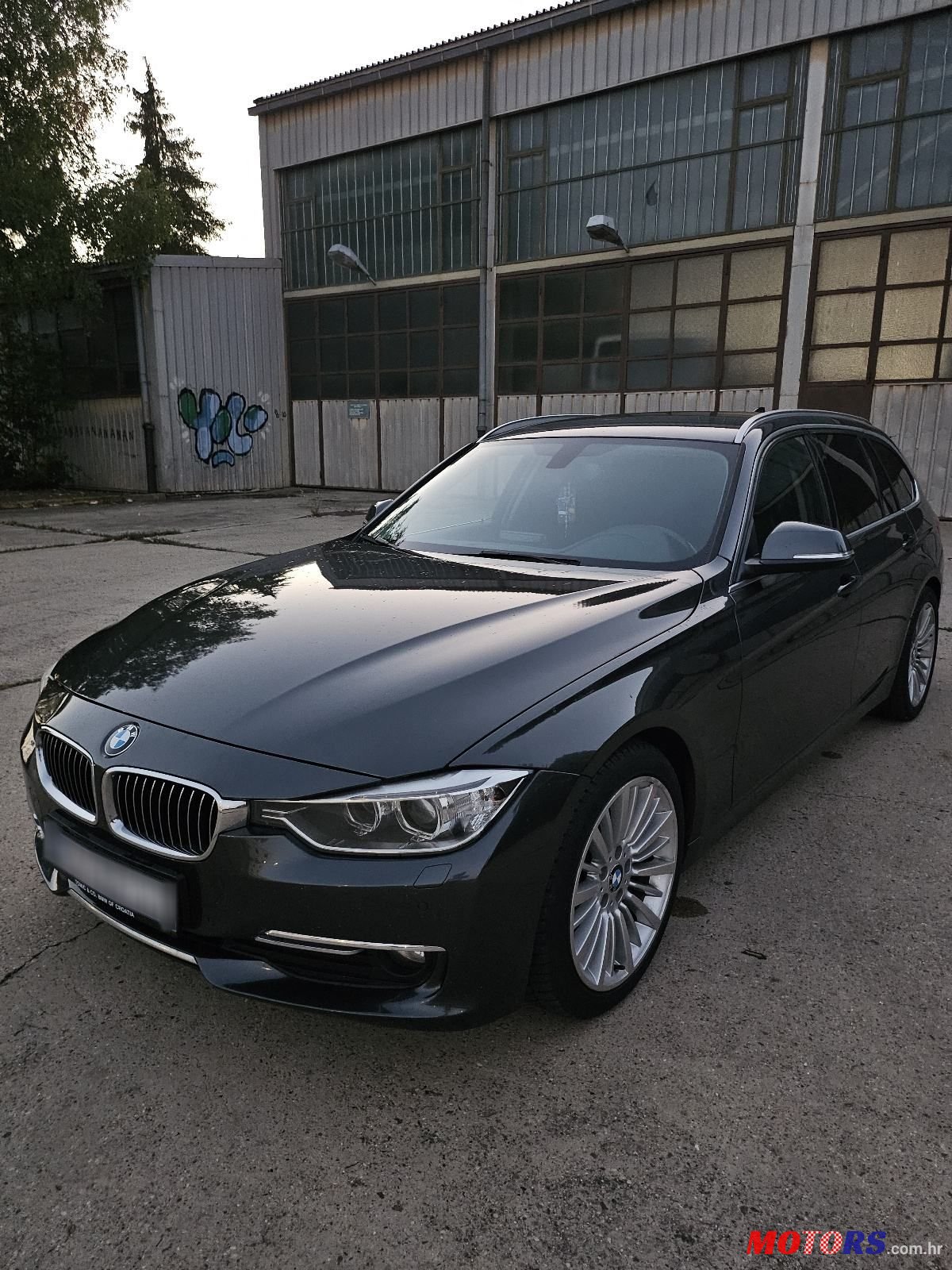 2013' BMW Serija 3 318D photo #1