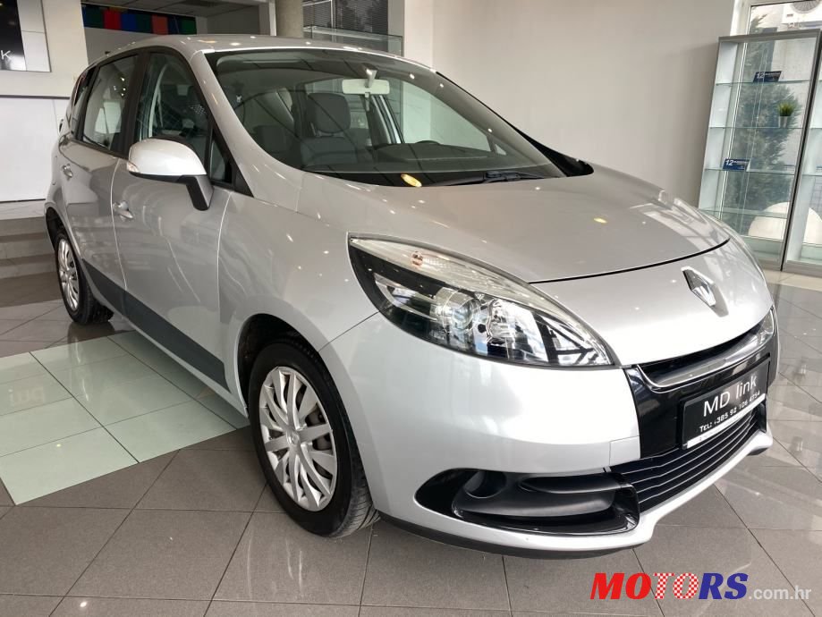 2012' Renault Scenic 1,5 Dci photo #2